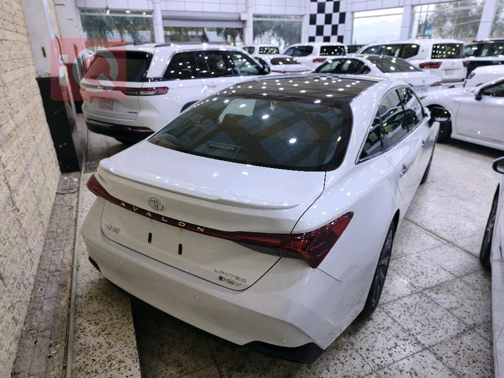 تويوتا أفالون